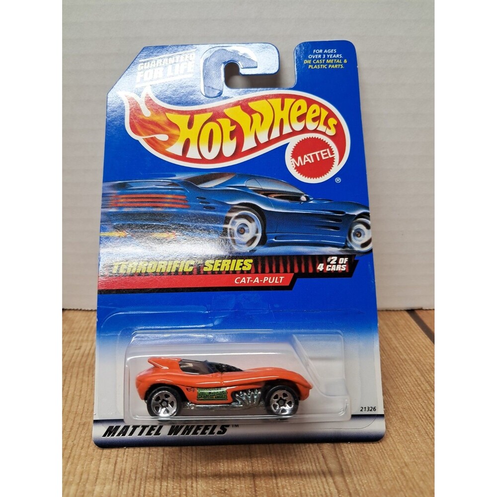 Hot Wheels Cat-A-Pult #978 Terrorific Series 2 of 4 Orange Die-Cast Car 1999